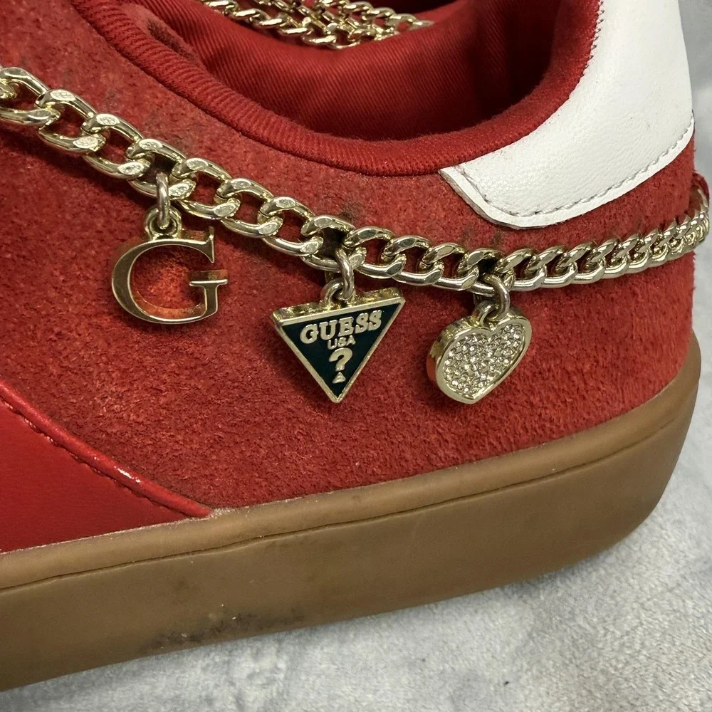 Guess Shoes Womens Size 10 Red Chain Charm Low Top‎ Casual Sneakers GWNA0K03